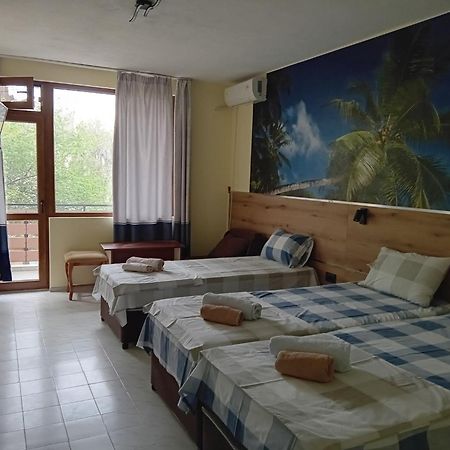 Guesthouse Oasis Kiten  Exterior photo